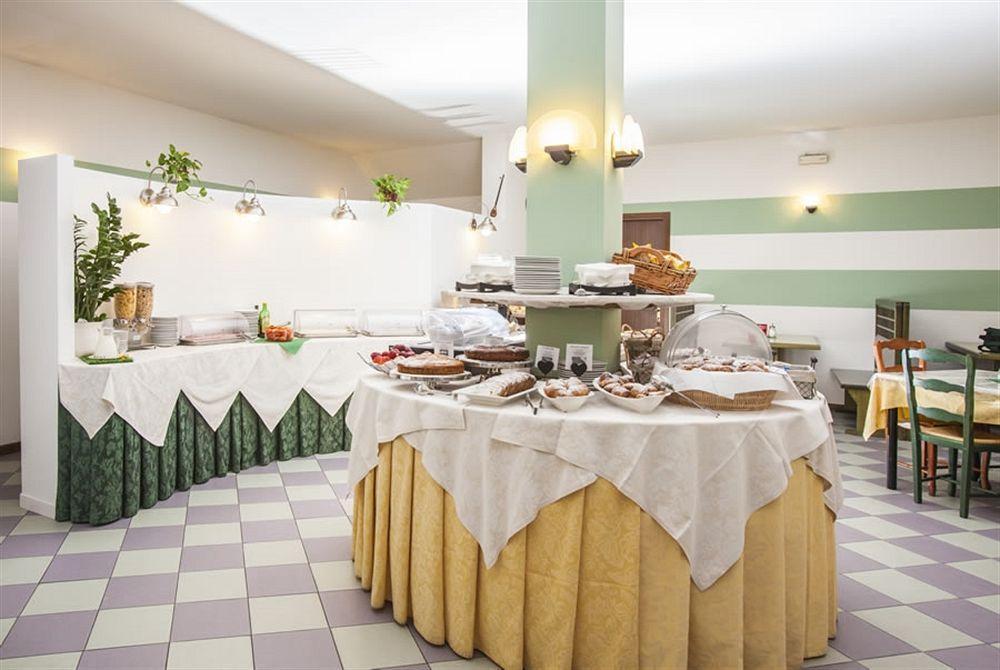 Hotel Sofia Лидо ди Йезоло Екстериор снимка