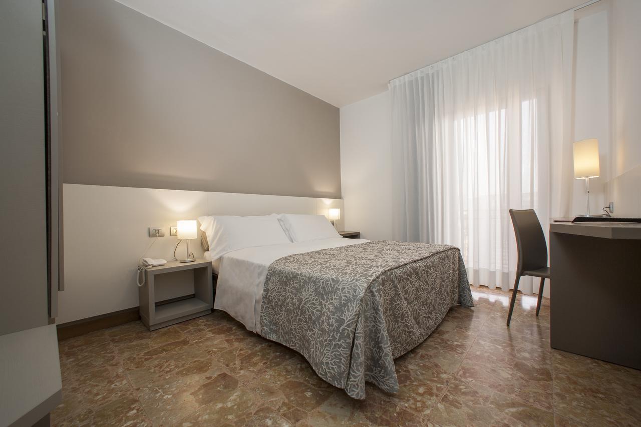 Hotel Sofia Лидо ди Йезоло Екстериор снимка