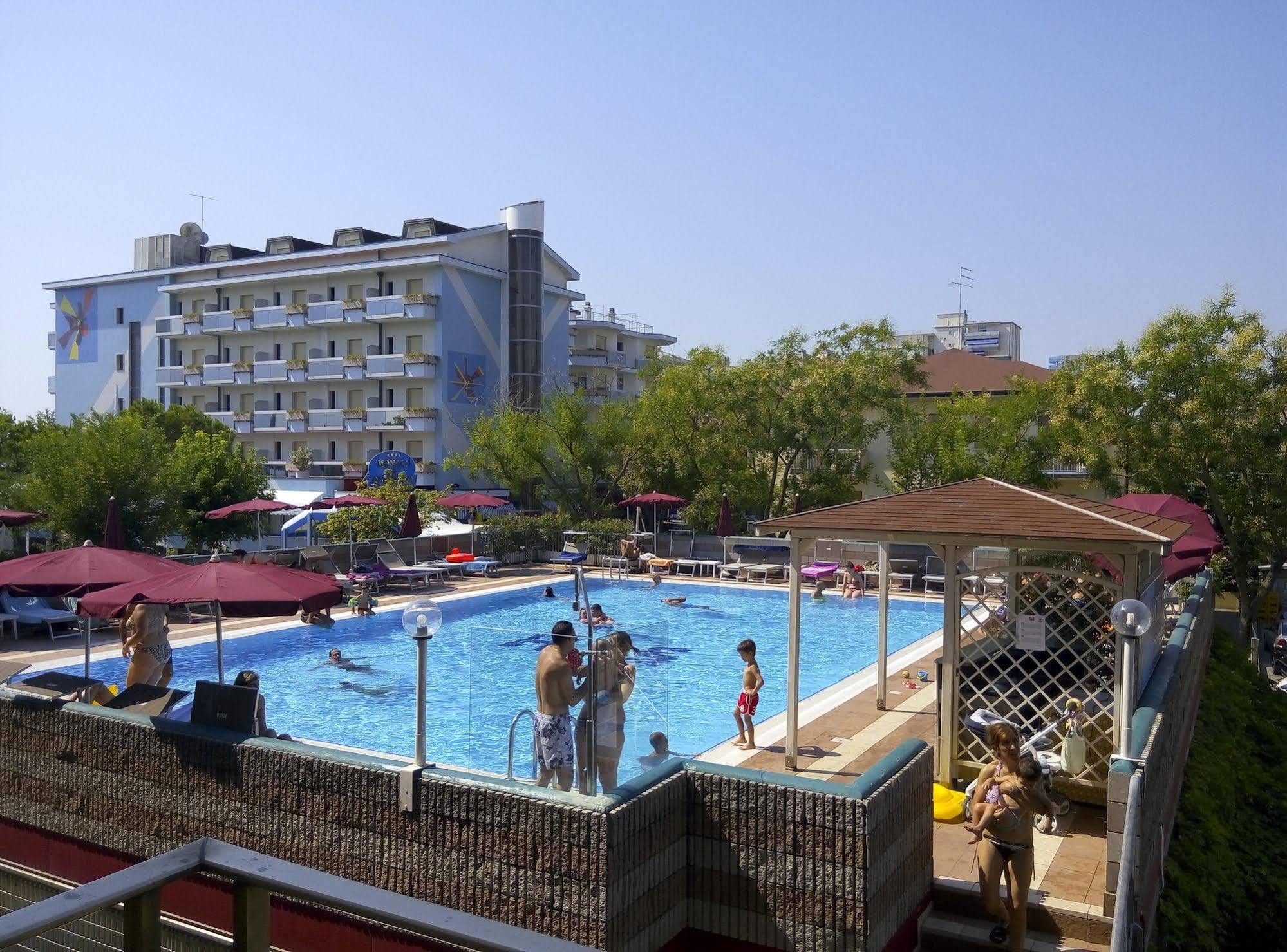 Hotel Sofia Лидо ди Йезоло Екстериор снимка