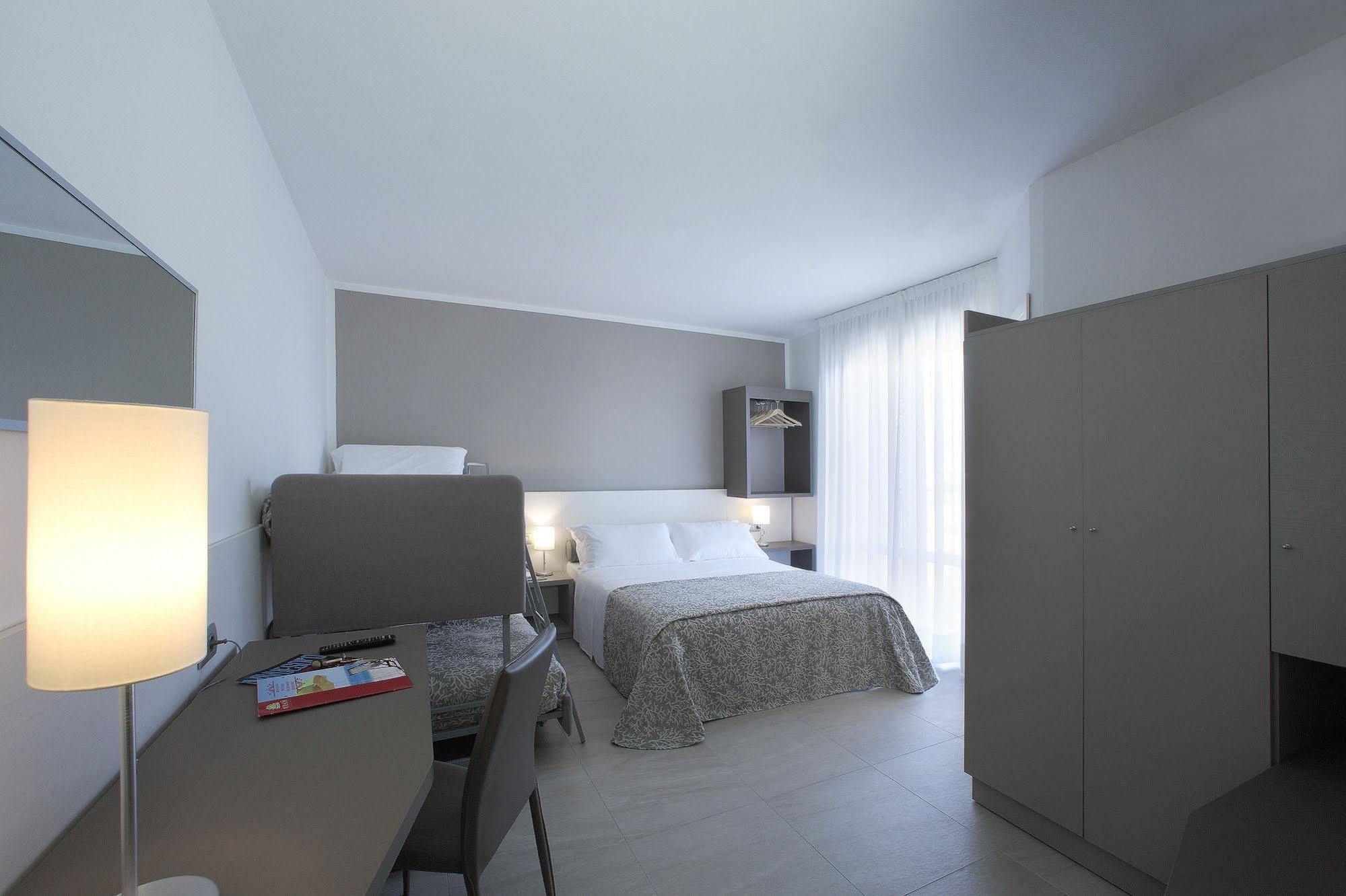 Hotel Sofia Лидо ди Йезоло Екстериор снимка