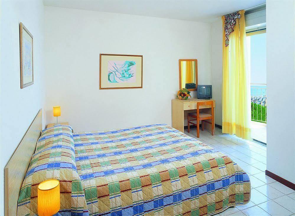 Hotel Sofia Лидо ди Йезоло Екстериор снимка